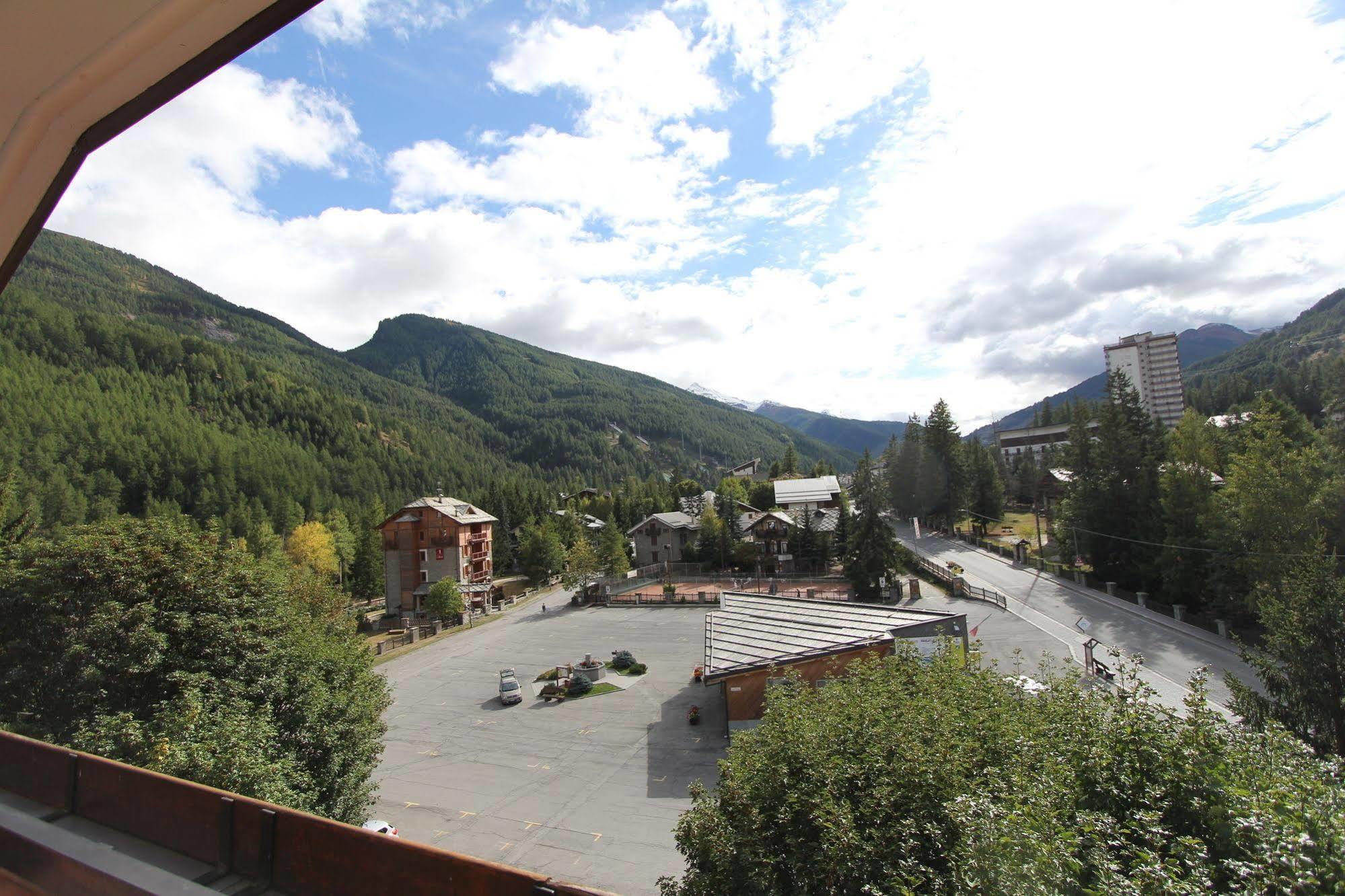 Residence Albergian Pragelato Eksteriør bilde